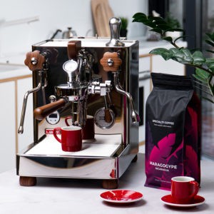Halbautomatische Kaffeemaschine